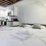 Historic Paris Apartment Steps From Notre Dame And Louvre - Limited Offer